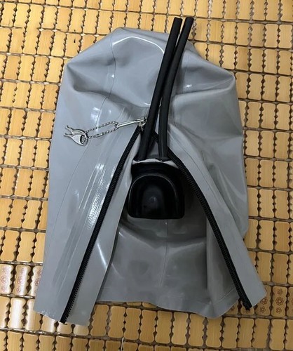 Maschera gomma con - in,